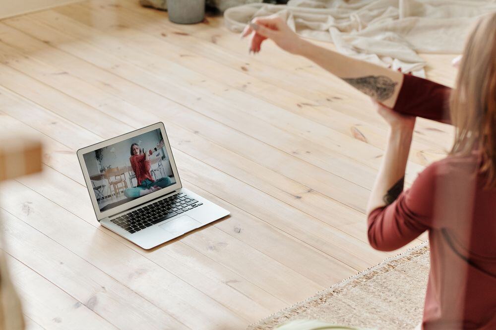 Online sound therapy and yoga session